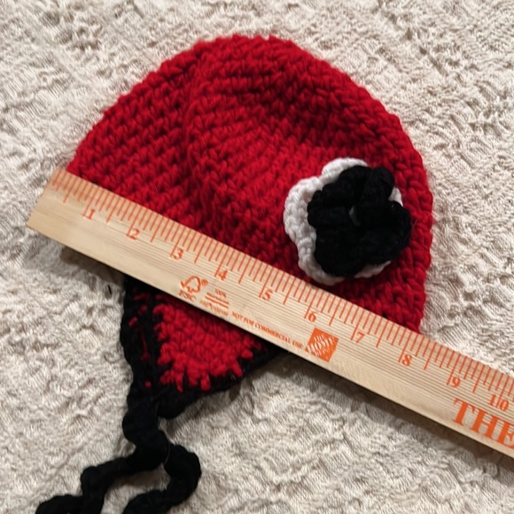 Handmade toddler crocheted Bonnet flower coiled tie NEW - Picture 4 of 4